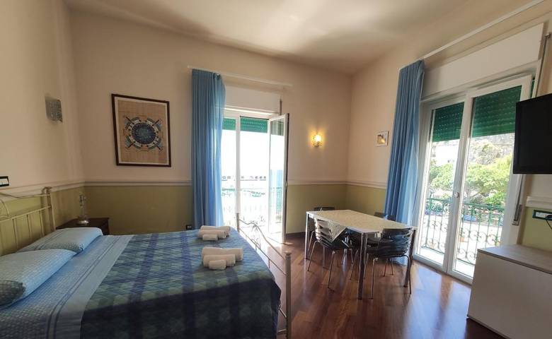 Chambre d’hôte pour 4 personnes, avec vue et balcon à Cetara - 2
