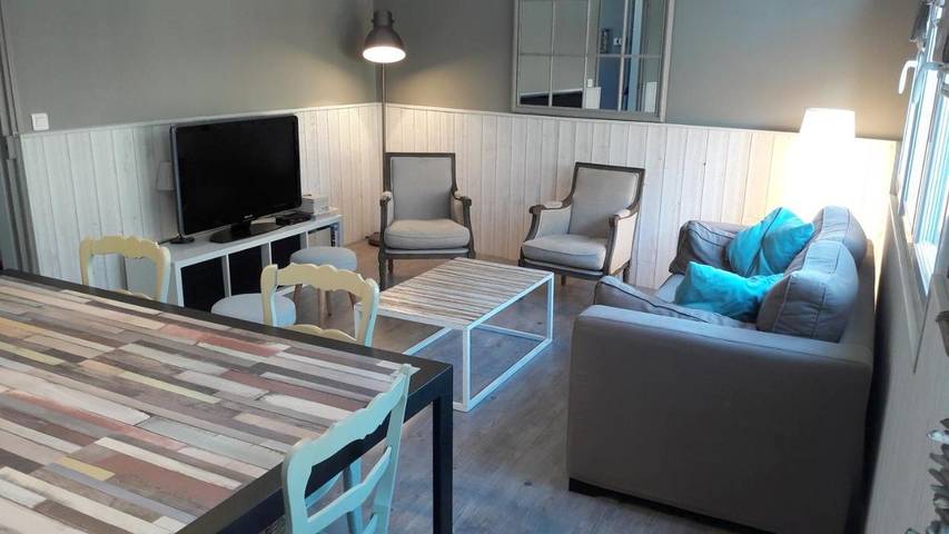 Location de vacances pour 6 personnes, avec vue et terrasse, animaux acceptés à Port-en-Bessin-Huppain - 2