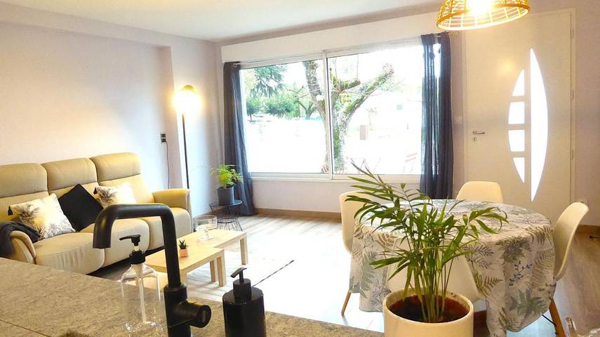 Appartement de vacances pour 4 personnes, avec jardin et vue, animaux acceptés