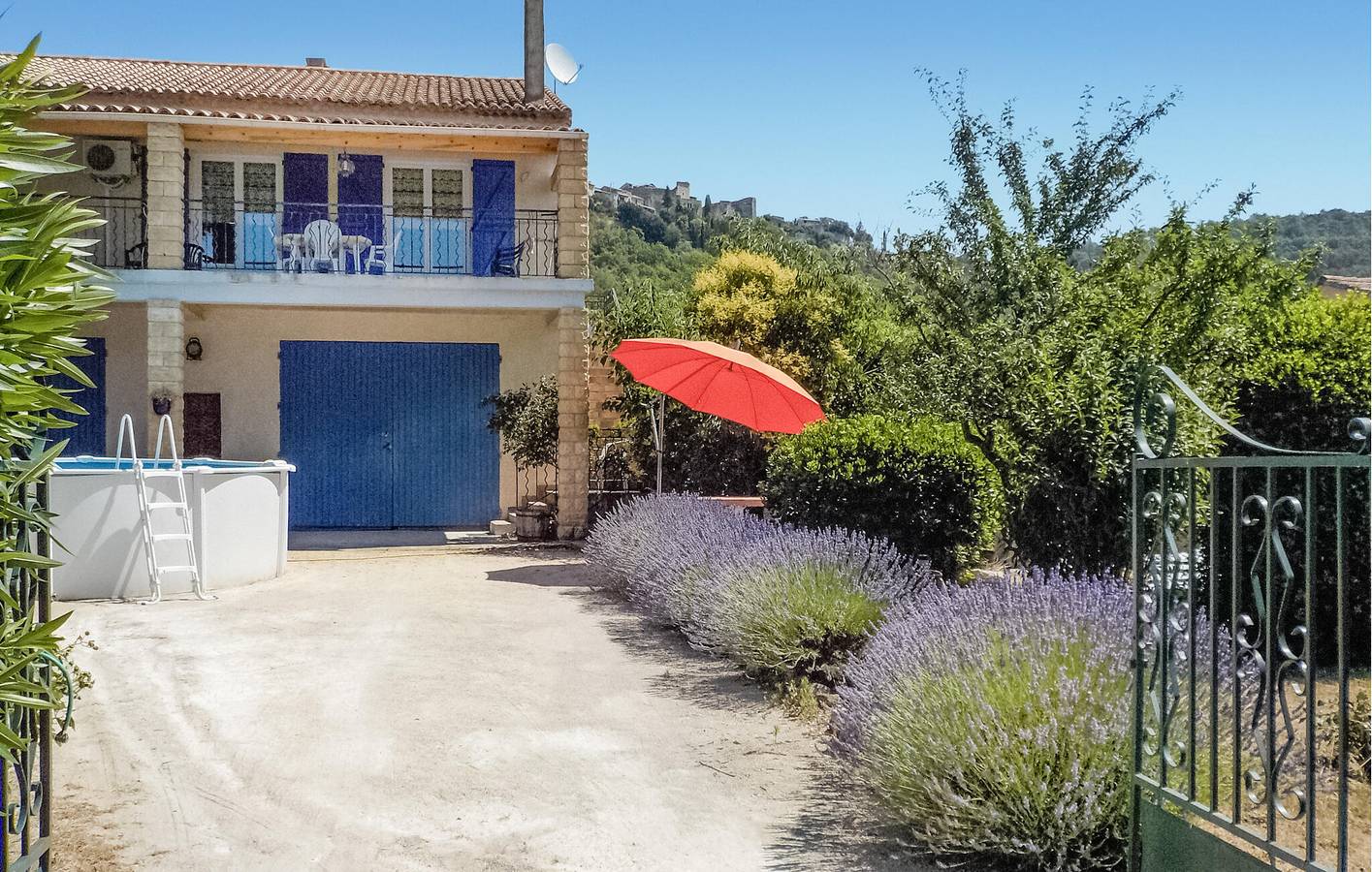 Gemütliches Apartment mit Pool & AC in der Nähe von Fluss und Stadtzentrum in Cornillon, Nimes und Umgebung