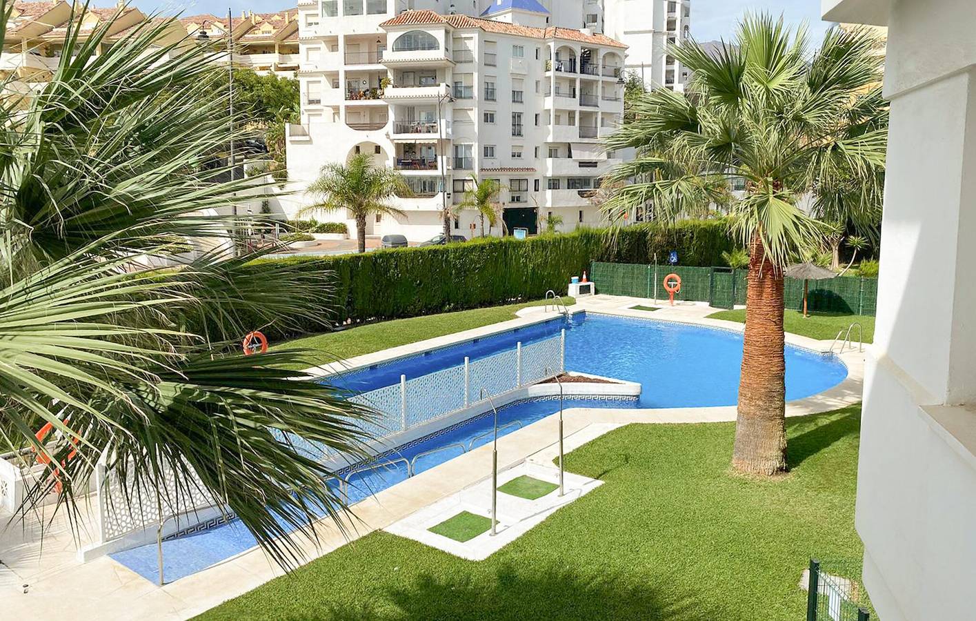 Appartamento intero, Appartamento vista mare con piscina e parcheggio in Puerto Deportivo de Estepona, Estepona