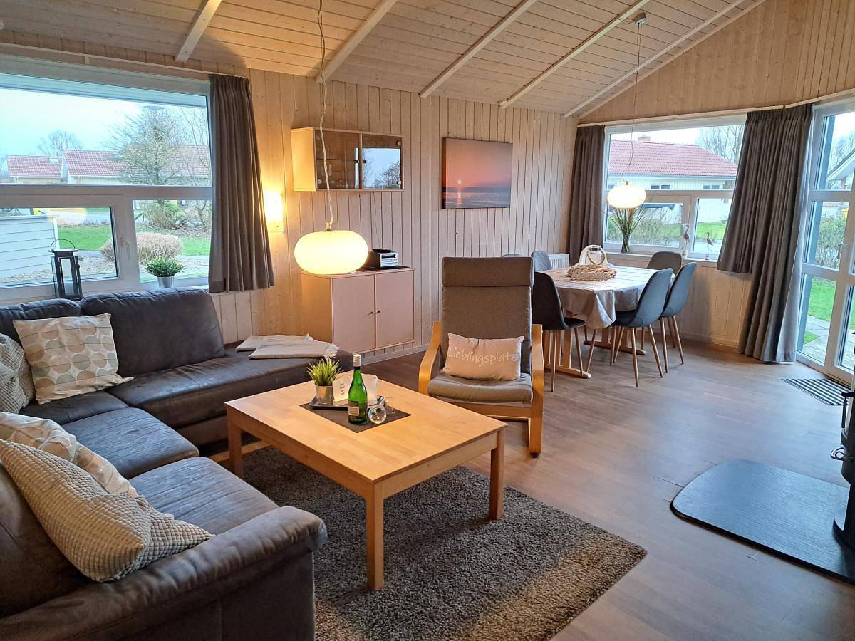 6 Personen Ferienhaus mit Sauna, Whirlpool, Kaminofen und Kanu in 2. Rheie zum See in Otterndorf in Otterndorf, Cuxland