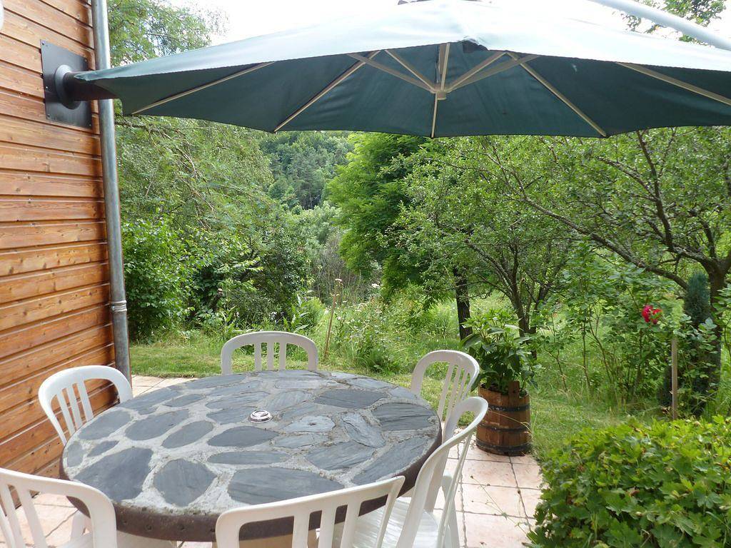 Chalet L'Alagnonnette à la campagne, hébergement pêche in Neussargues-Moissac, Région de Saint-Flour