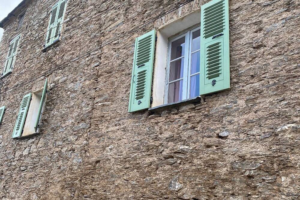 Typical village house with swimming pool and large garden with exceptional view in Olmo, Corte und Umgebung