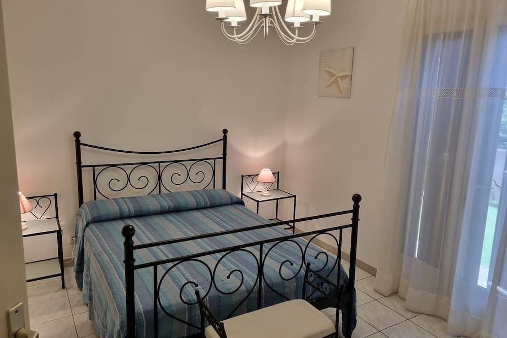 Ein geräumiges Haus, 5 Autominuten vom Strand von San Cipriano entfernt in Lecci, Sartène und Umgebung