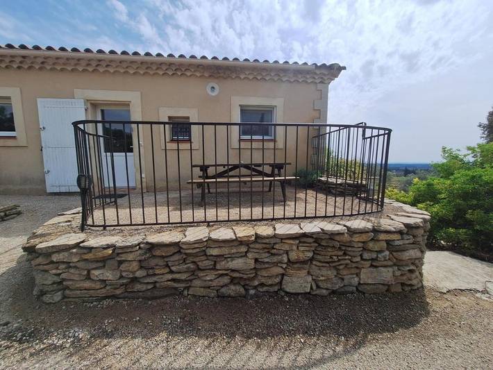 Location de vacances pour 2 personnes, avec piscine ainsi que vue et jardin à Beaumes-de-Venise - 3