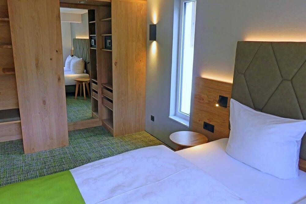 Comfort Doppelzimmer Nationalpark, Dusche/Wc - Diamanthotel Idar-Oberstein in Idar-Oberstein, Nahetal