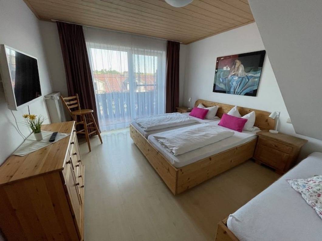 Ganze Ferienwohnung, Appartement 1 in Rohrdorf, Chiemgauer Alpen