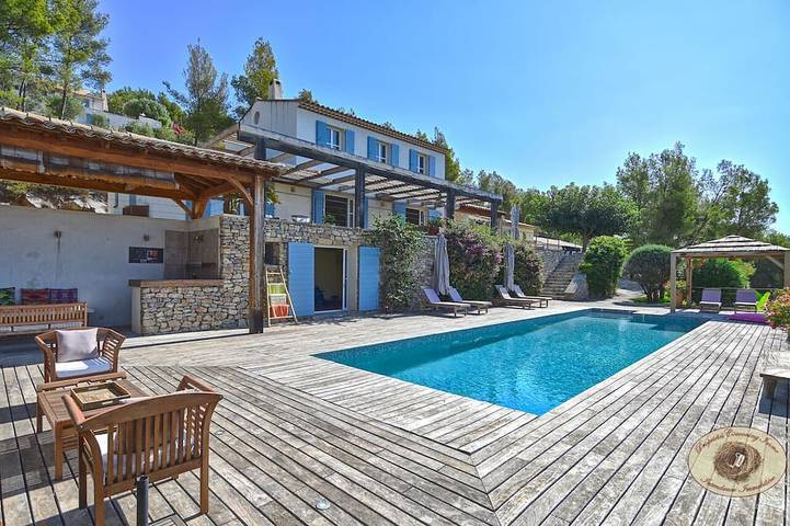 Maison de vacances pour 16 personnes, avec balcon et jardin à Ollioules