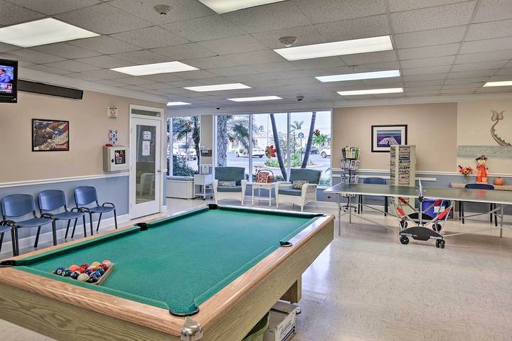 Vacation rental for 4 people, with pool and terrace as well as hot tub in St. Lucie County