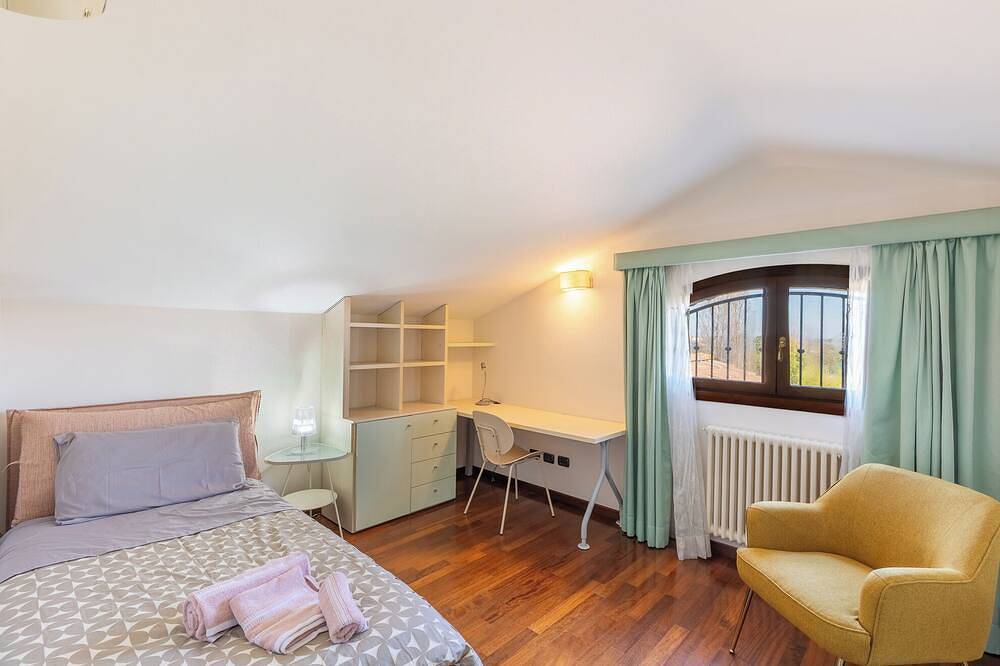 10 minutes from the beach, strategically located \"Villa il Castellaccio\" in Rimini, Rimini Provinz