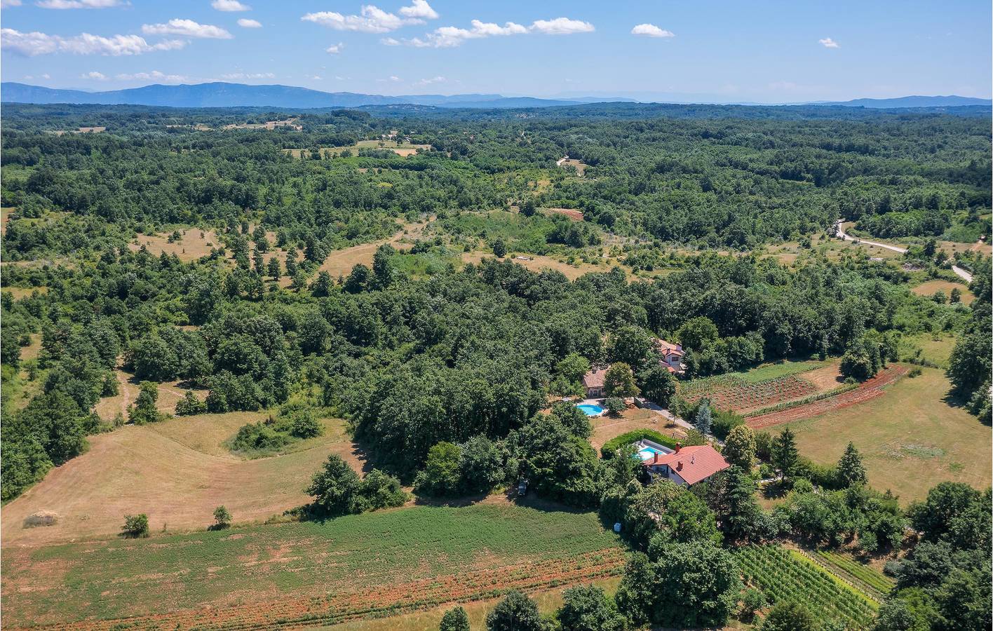 Gemütliche Ferienwohnung mit Pool, WLAN und Parkplatz in Pazin, Zentralistrien