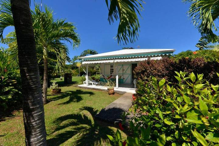 Location de vacances pour 5 personnes, avec vue et jardin ainsi que piscine et bassin pour enfant à Le François - 2