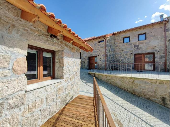 Landhaus für 2 Personen mit Balkon/Terrasse in Castro Laboreiro e Lamas de Mouro, Gerês