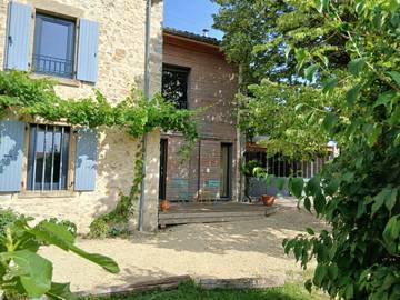 Gîte pour 5 personnes, avec terrasse et jardin dans la Drôme