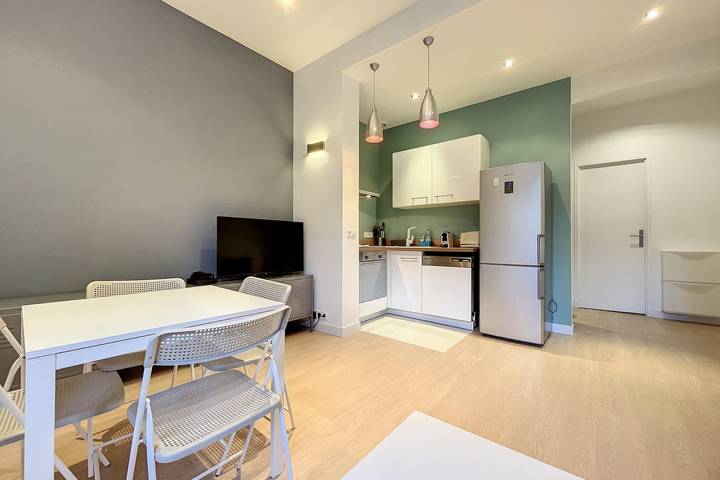 Gîte pour 4 personnes, avec jardin dans Plage de Juan-les-Pins - 2