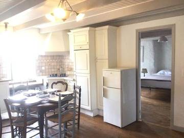 Gîte pour 6 personnes, avec vue et terrasse à Burlats