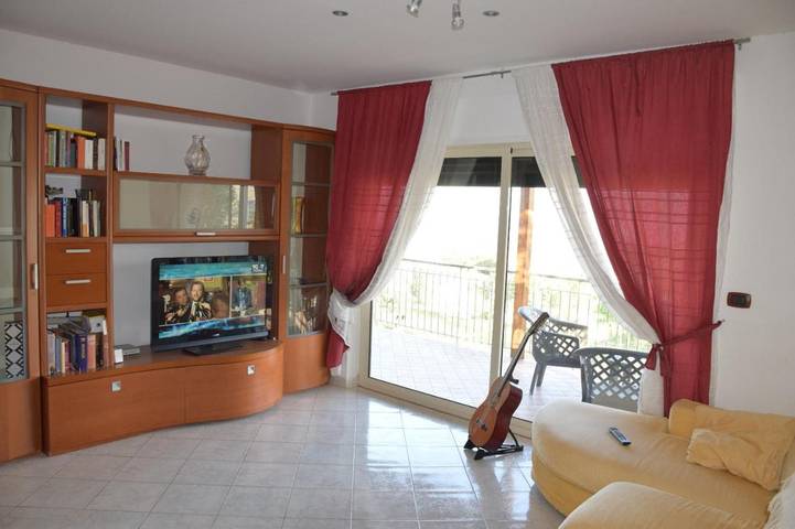 Ferienwohnung für 3 Personen, mit Balkon und Terrasse sowie Garten und Ausblick