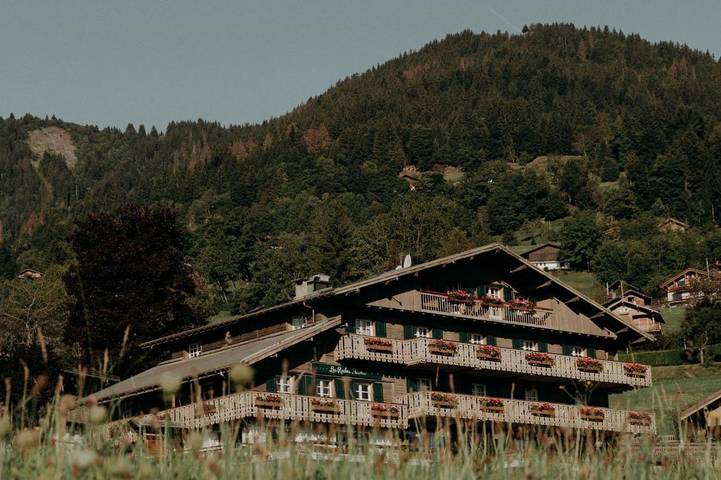 Hôtel pour 6 personnes, avec Balcon et Jacuzzi ainsi que Terrasse et Jardin à Cordon