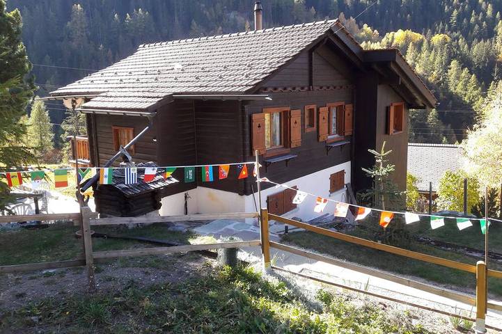 Chalet für 4 Personen, mit Balkon und Garten sowie Pool in Anniviers