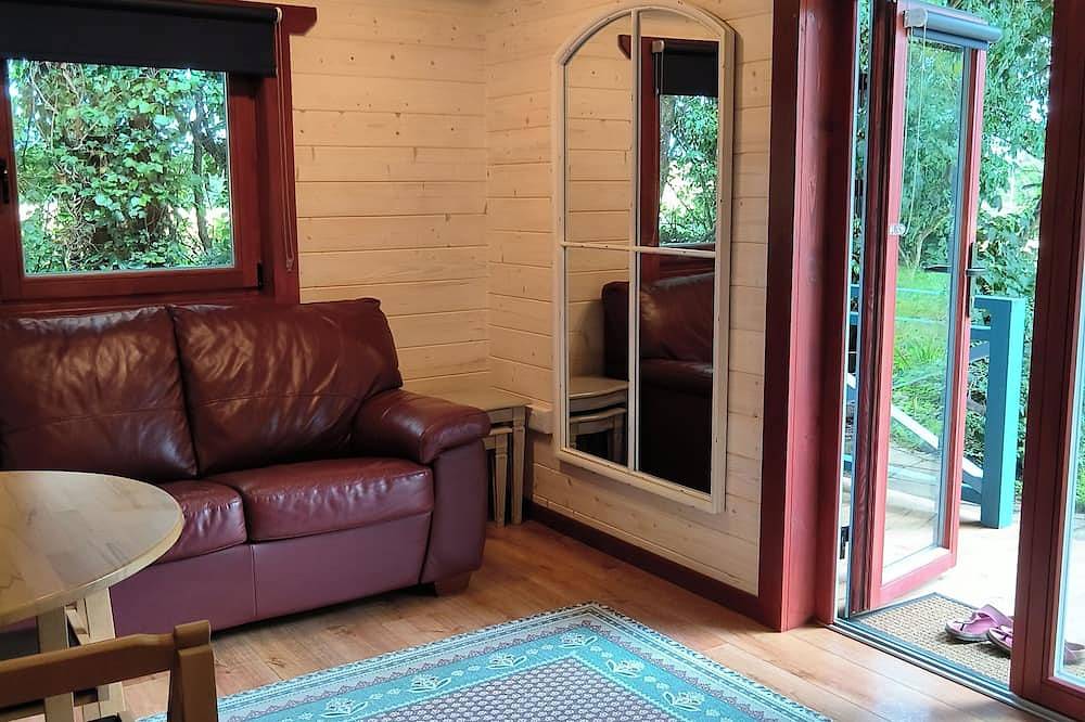 Beautiful orchard cabin near ballyvaughan in Clare. in Drumcreehy, County Clare
