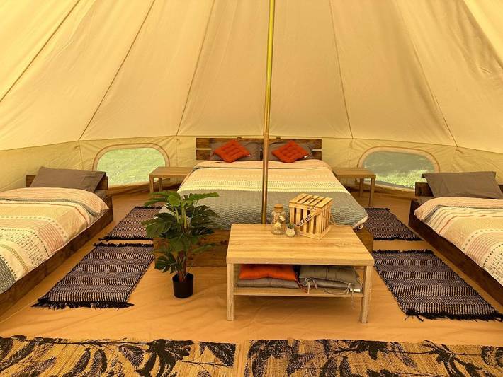 Camping pour 4 personnes, avec jardin, animaux acceptés