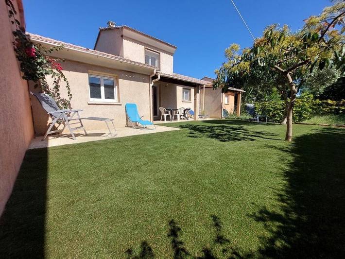Location de vacances pour 6 personnes, avec Jardin ainsi que Piscine et Vue dans Plage De Prunete - 2