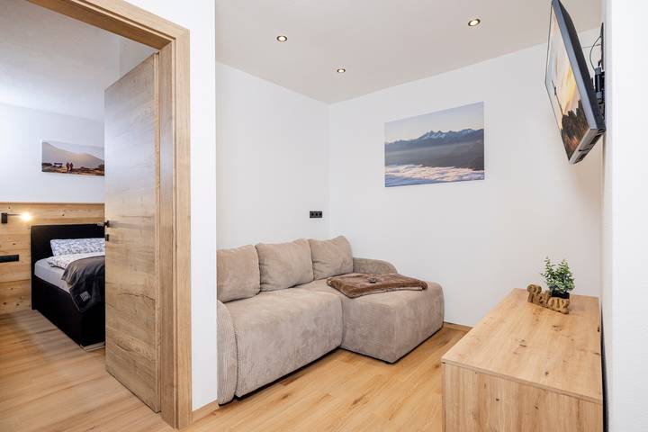 Ganze Wohnung, Apartment 'Persal' mit Bergblick, privater Terrasse und WLAN in Rohrberg, Bezirk Schwaz