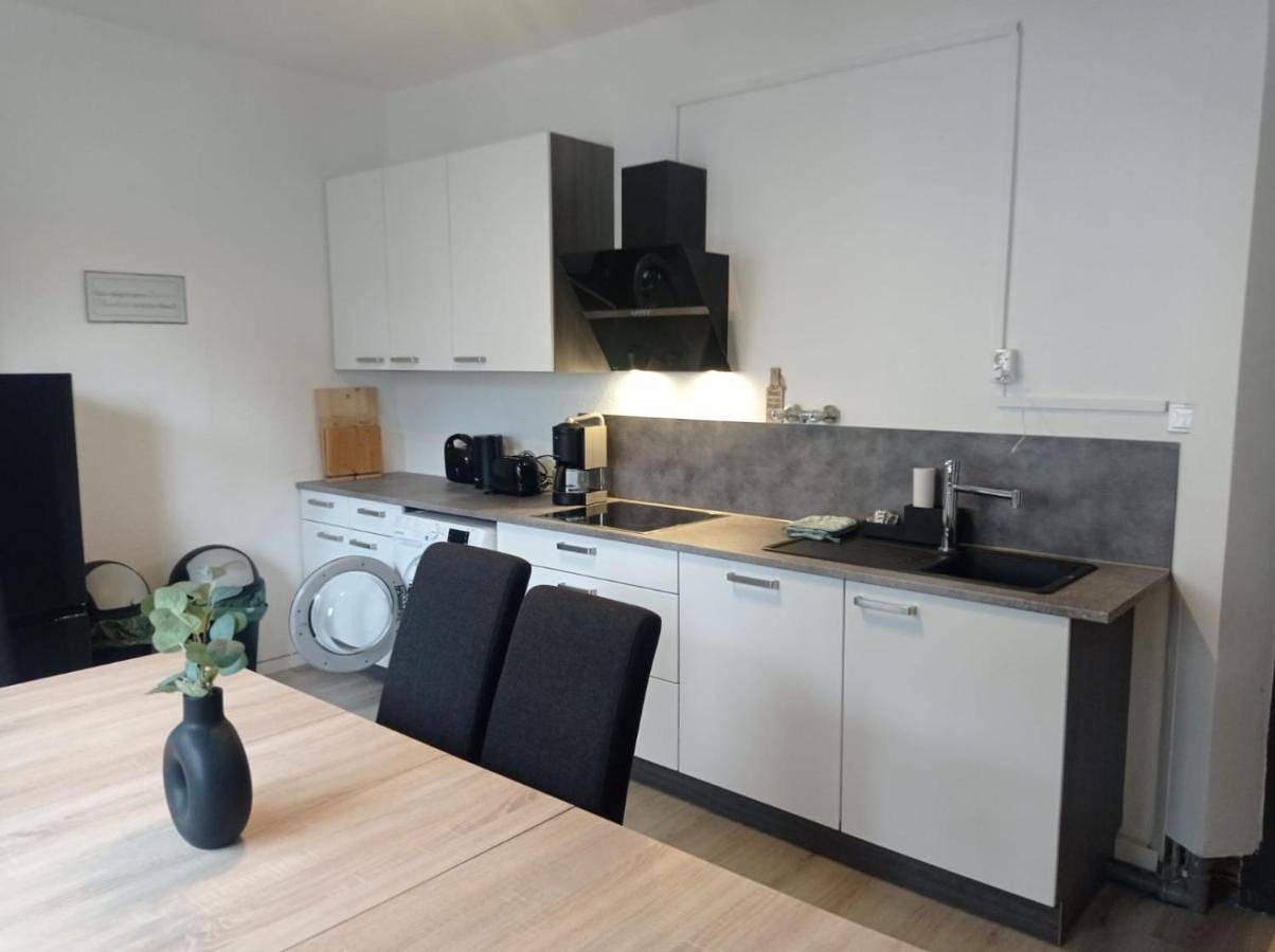 Ganze Wohnung, Work and Stay 6 Zimmer 150qm 12 Betten 3 Badezimmer in Meinerzhagen, Märkischer Kreis