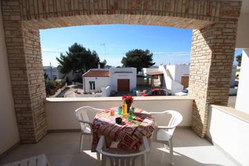 Gîte pour 7 personnes, avec balcon/terrasse et balcon à Taviano