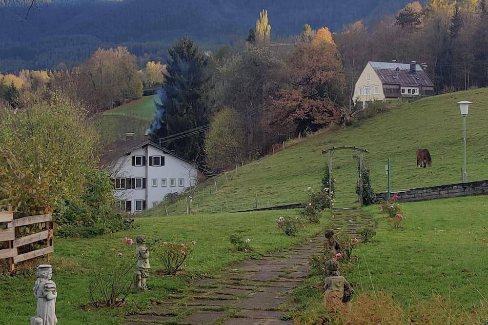 Ganze Wohnung, Ferienwohnung (2 Schlafz., Ost-/Westbalk, Nr. 322) - Landhaus Schönblick in Bad Kohlgrub, Bayerische Alpen
