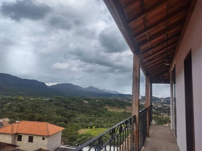 Casas e apartamentos de temporada para 4 pessoas, com balcão e vista, adaptado a crianças em Tiradentes