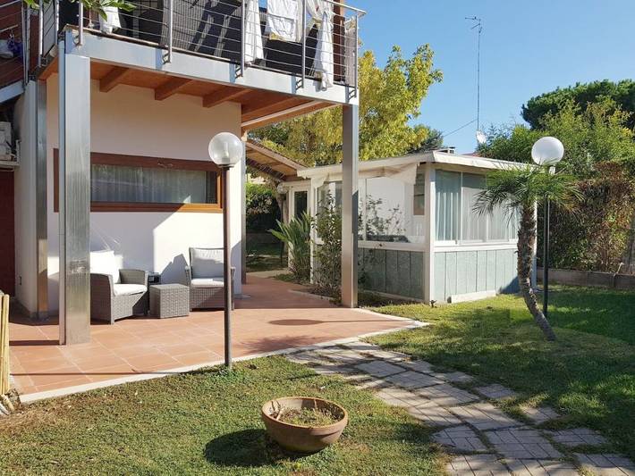 Casa vacanza per 2 persone, con Terrazza e Giardino nonché Panorama a Valenzano