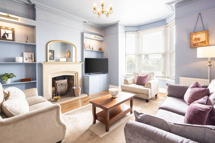 Holiday home for 6 people, with view and garden as well as terrace, with pets in Matlock