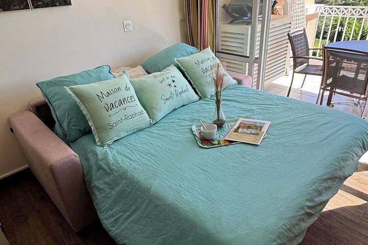 Gîte pour 5 personnes, avec balcon ainsi que jacuzzi et piscine dans Golf De Cap Esterel - 2