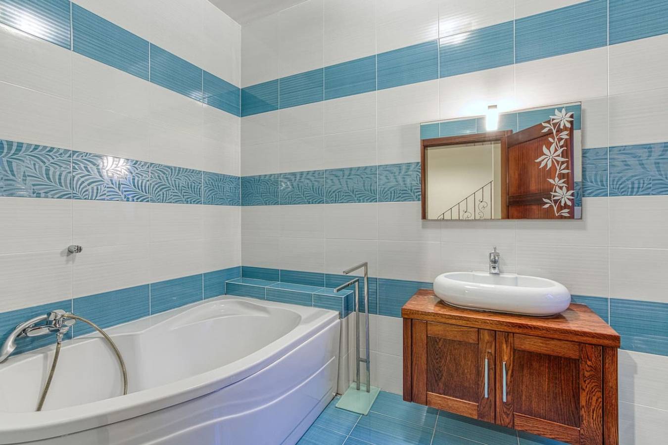 St James the Traditional 4-Bed Townhouse + Terrace in Tas-Sliema, Insel Malta