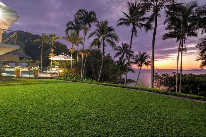 Holiday home for 10 people, with garden and hot tub in Port Douglas