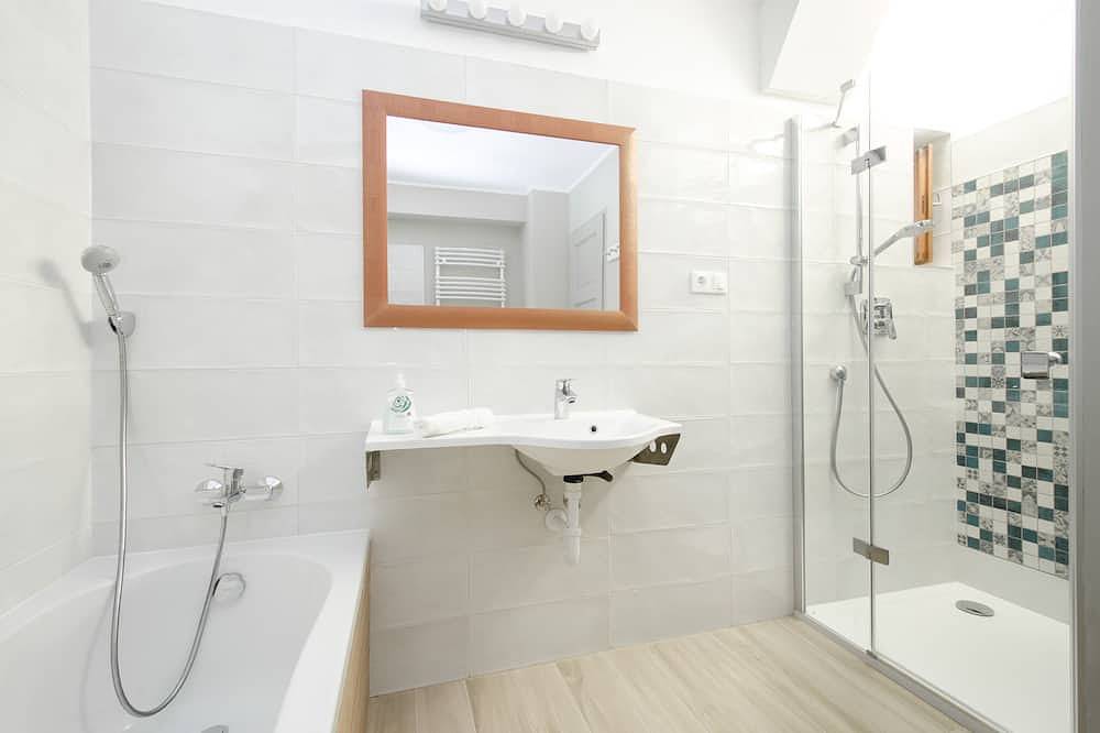 Ganze Wohnung, Casa Lavanda Alsóörs - Ferienhaus mit Pool in Alsoörs, Balatonfüredi járás