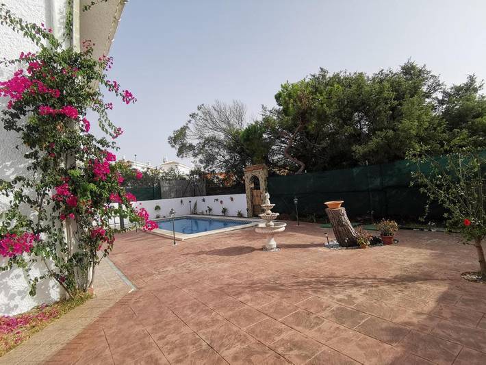 Vacation rental for 4 people, with Terrace and Yard as well as Pool in Almonte