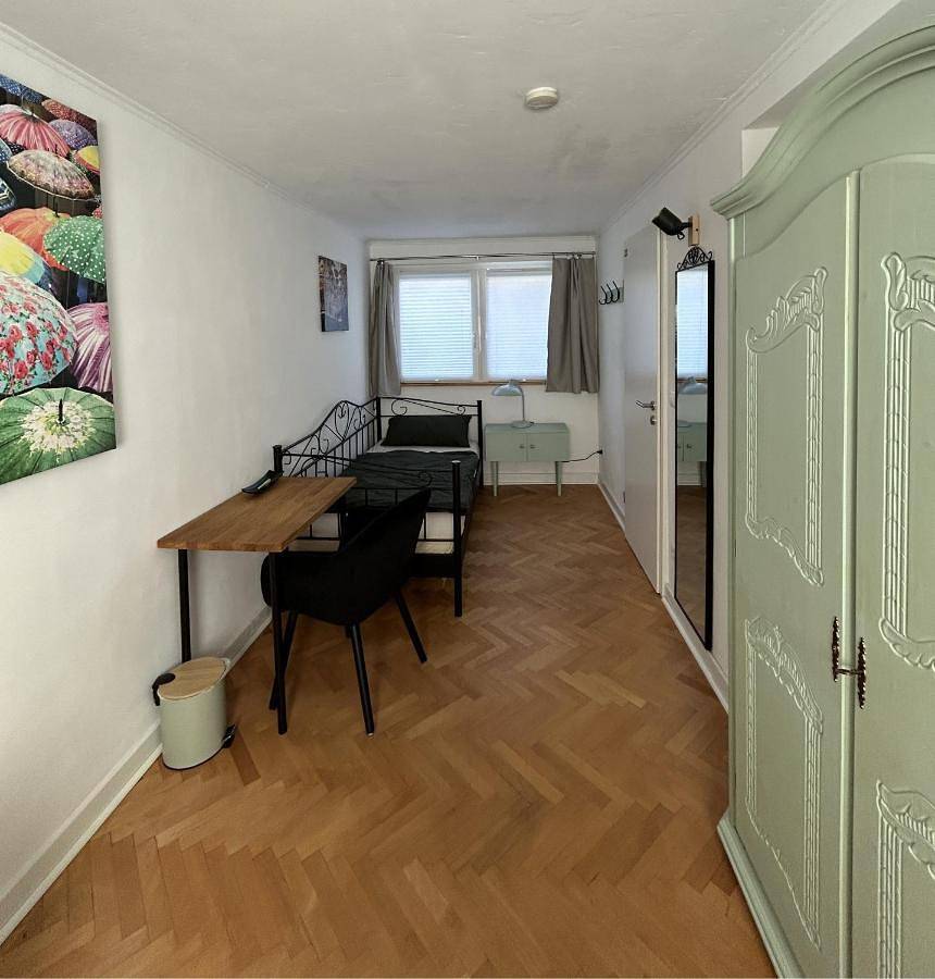 Single Room with Shared Bathroom in Bonn, Rhénanie