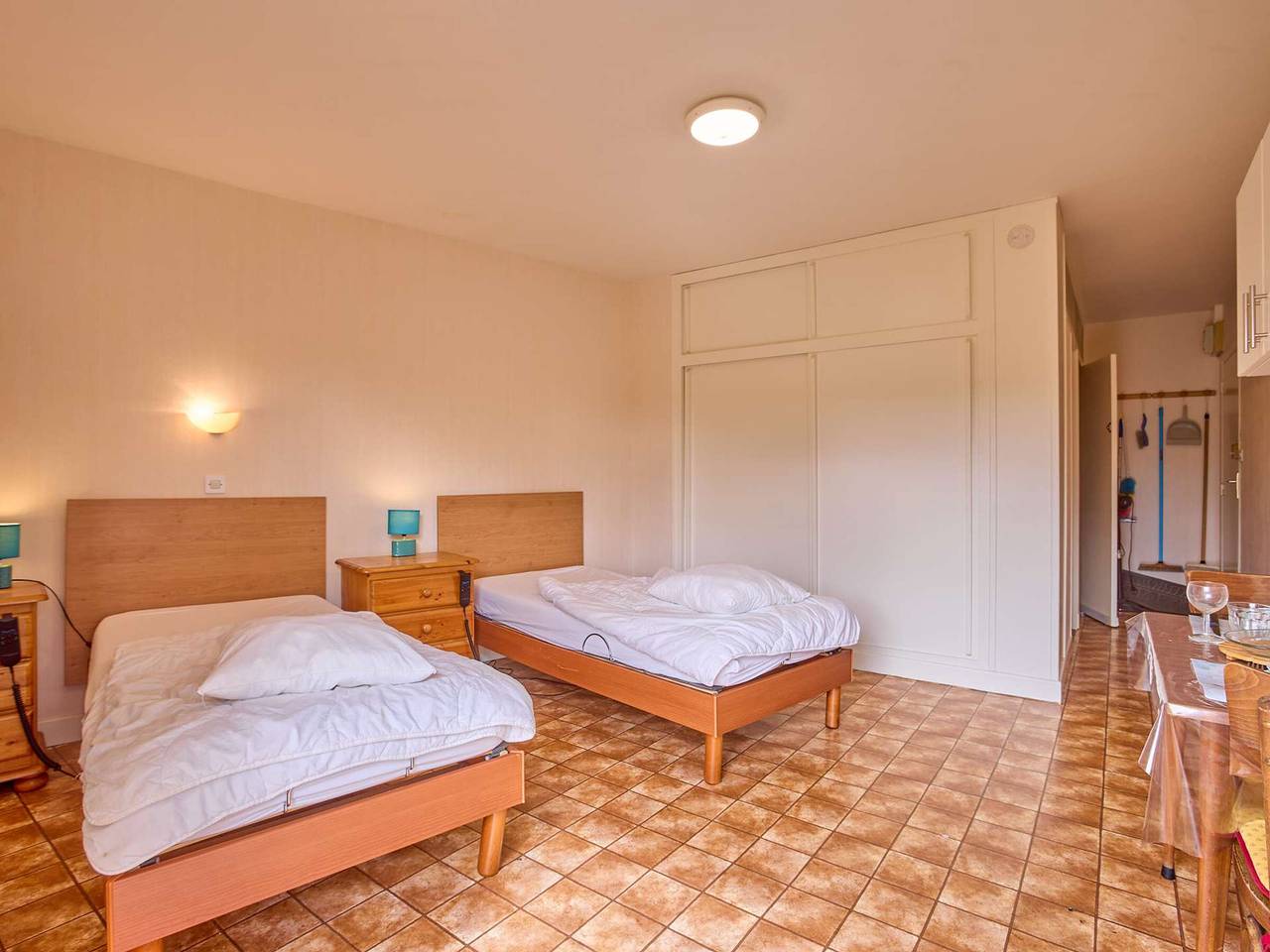 Estudio entero, Estudio luminoso con balcón orientado al sur para 2 personas in Cazaubon, Gers