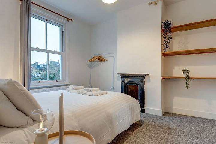 Henley Street Townhouse | Oxford Holiday Let | 3 Beds & Sleeps 6 in Oxford, Oxfordshire