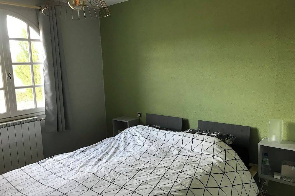 La Patale, charming house with swimming pool at the gateway to the Ardèche gorges in Lagorce, Ardèche