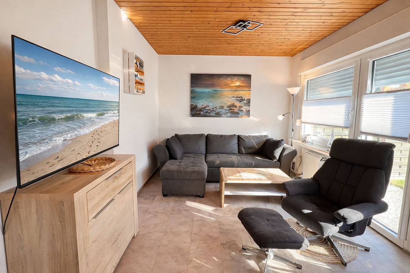 Ferienhaus Schillig Reede: strandnah mit Terrasse, Wlan & Parkplatz in Schillig Strand, Wangerland