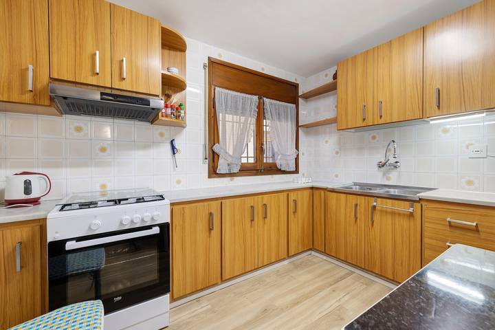 Holiday Home 'Ca La Cris' with Balcony and Wi-Fi in Cornudella de Montsant, Montsant DO