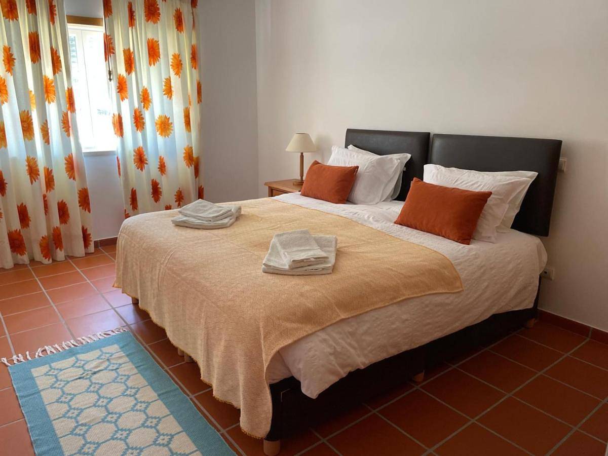 Apartamento inteiro, Two-Bedroom Apartment in Amoreira, Leiria distrito