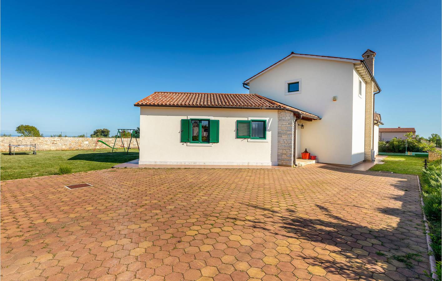 Gemütliche Ferienwohnung mit Pool, in Strandnähe und in der Nähe des Flughafens Pula in Valtura, Südküste Istrien