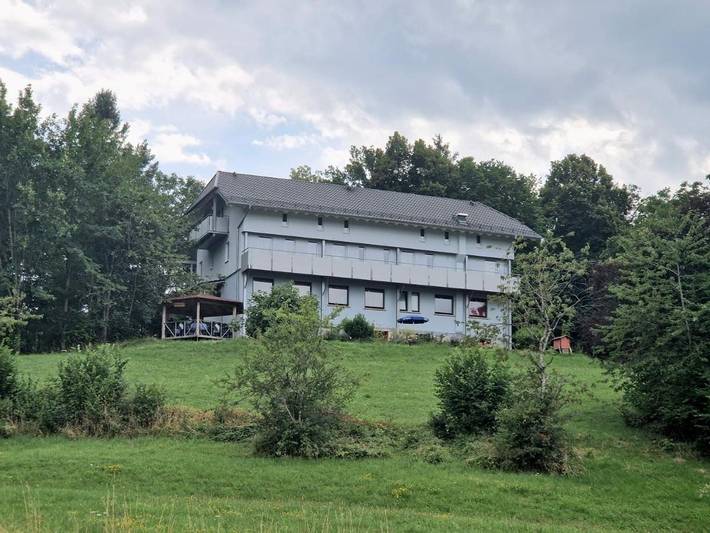Hotel, mit Balkon und Terrasse sowie Garten und Ausblick