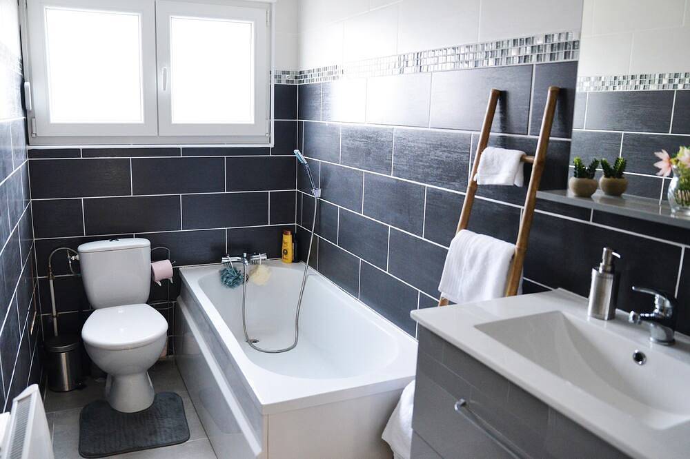 Entire apartment, Apartment With Terrace in Anzin, Valenciennes region