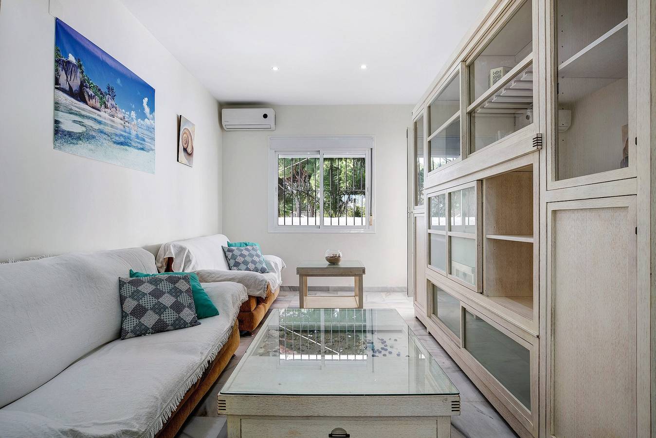 Apartamento entero, Apartamento vacacional "El Velero" con piscina compartida, terraza privada y Wi-Fi in Sancti Petri, Chiclana de la Frontera